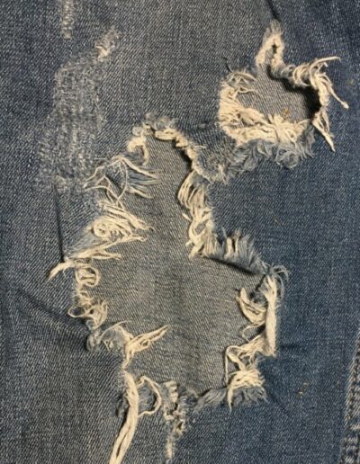 Retouche-Avant-la-pose-de-patch-(tissu)-sur-un-trou