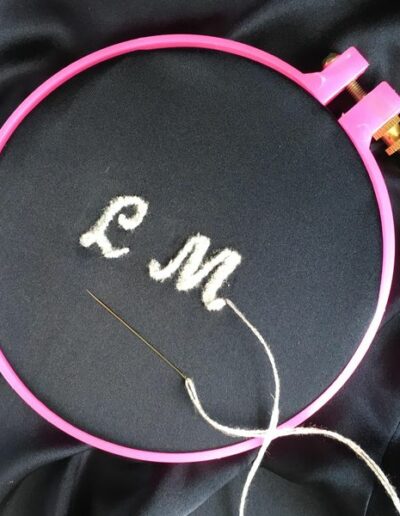 Broderie-initiales-fait-main (2)