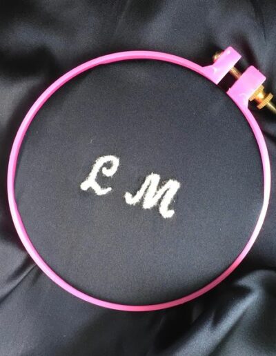 Broderie-initiales-fait-main