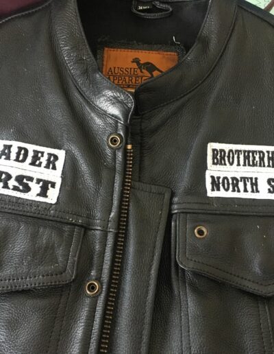 Pose-de-petit-ecussons-sur-le-devant